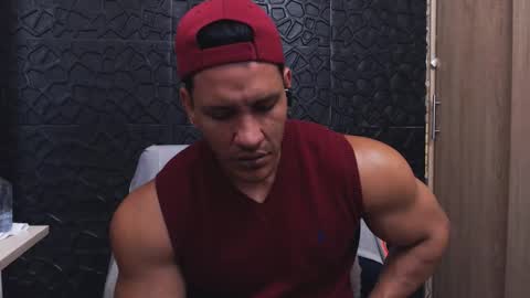 Viktor Herrera online show from October 2025 04:09:01 PM