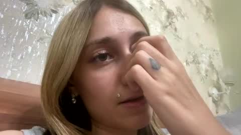 Snapshot of viktoria9898 chatting on July 2026 08:29:01 PM Sweett online show from July 2026 08:29:01 PM