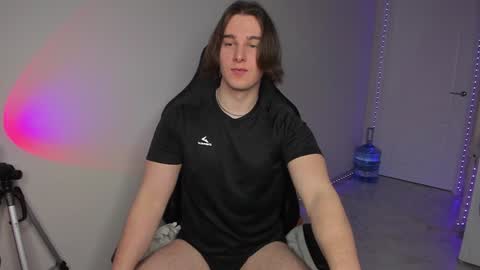 Vincent Strong online show from January 2025 01:24:01 PM