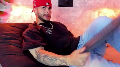 Vincent online show from September 2025 04:23:02 AM