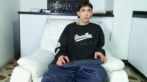 Snapshot of vincenthunter chatting on January 2025 10:12:02 PM Vincent online show from January 2025 10:12:02 PM