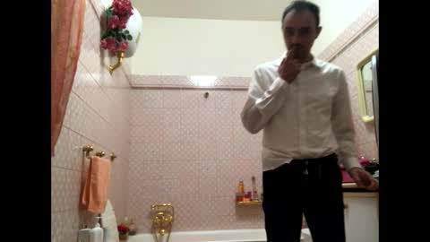 Snapshot of vinmin90 chatting on December 2024 01:34:02 AM Zenith online show from December 2024 01:34:02 AM