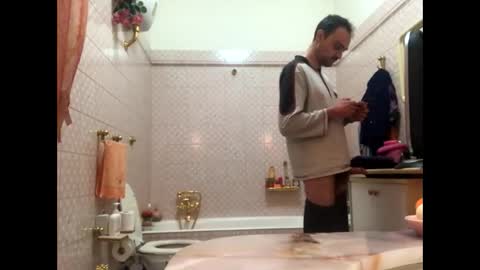 Snapshot of vinmin90 chatting on January 2025 11:05:01 PM Zenith online show from January 2025 11:05:01 PM