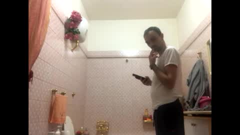 Snapshot of vinmin90 chatting on February 2025 09:52:01 PM Zenith online show from February 2025 09:52:01 PM