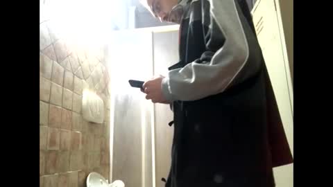 Snapshot of vinmin90 chatting on February 2025 03:08:01 PM Zenith online show from February 2025 03:08:01 PM