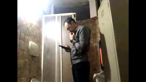 Snapshot of vinmin90 chatting on October 2025 09:58:02 PM Zenith online show from October 2025 09:58:02 PM