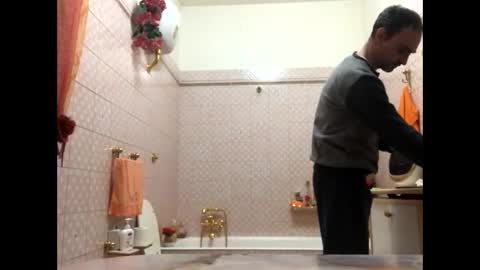 Snapshot of vinmin90 chatting on October 2025 10:01:01 PM Zenith online show from October 2025 10:01:01 PM