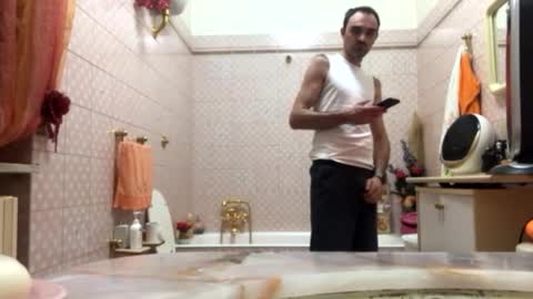 Snapshot of vinmin90 chatting on October 2025 12:18:02 PM Zenith online show from October 2025 12:18:02 PM