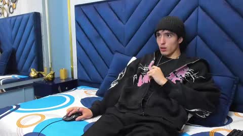 vinniematte online show from February 2025 02:53:01 AM