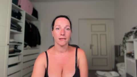 Vio online show from August 2026 09:02:01 PM
