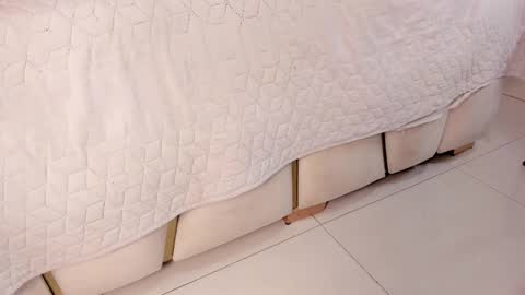 Snapshot of violeet_gray chatting on February 2025 02:55:02 PM violeet_gray online show from February 2025 02:55:02 PM