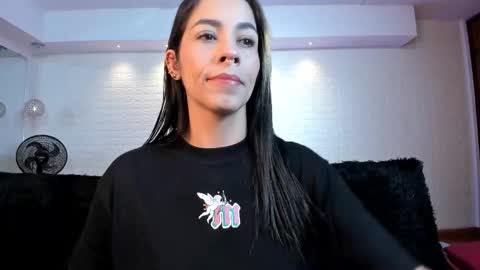 Snapshot of violeet_scott chatting on November 2025 10:37:02 AM Violett Everyday From 0530 to 1430 Col Time online show from November 2025 10:37:02 AM