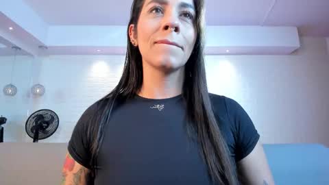 Snapshot of violeet_scott chatting on November 2025 10:48:01 AM Violett Everyday From 0530 to 1430 Col Time online show from November 2025 10:48:01 AM