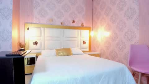 Violet  online show from February 2026 11:55:01 AM