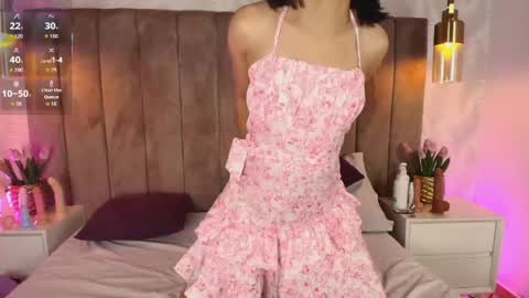 Snapshot of violet_606 chatting on May 2026 02:45:01 PM Violeta online show from May 2026 02:45:01 PM