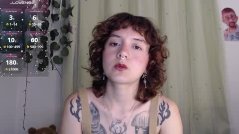 Snapshot of violet_bluee chatting on May 2026 07:24:01 AM Violet online show from May 2026 07:24:01 AM
