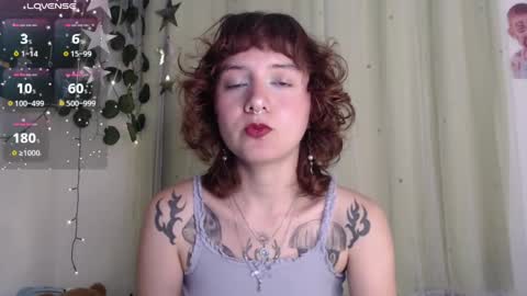 Snapshot of violet_bluee chatting on May 2026 07:15:02 AM Violet online show from May 2026 07:15:02 AM