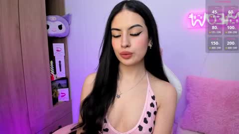 Snapshot of violet_catt chatting on December 2024 04:50:01 PM Violeta  online show from December 2024 04:50:01 PM