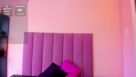 violet online show from February 2026 12:32:01 PM