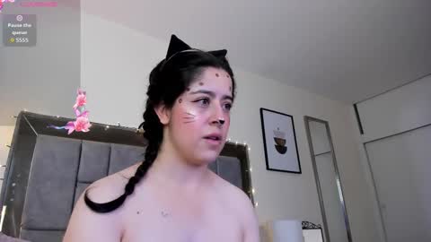 Violet Nova online show from December 2025 01:39:02 PM