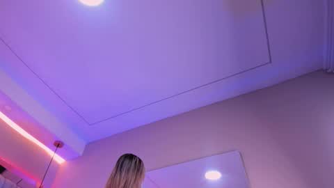 Snapshot of violeta_abel chatting on October 2025 11:03:01 AM Violeta online show from October 2025 11:03:01 AM