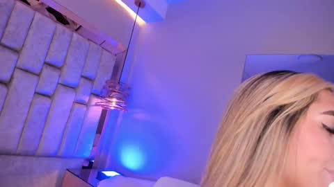 Snapshot of violeta_abel chatting on November 2025 11:10:02 AM Violeta online show from November 2025 11:10:02 AM