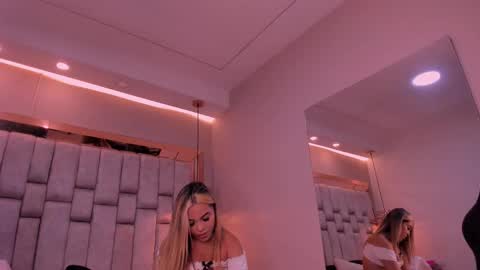 Snapshot of violeta_abel chatting on November 2025 11:21:02 AM Violeta online show from November 2025 11:21:02 AM