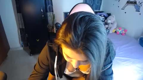 violeta.. online show from January 2026 11:08:01 PM