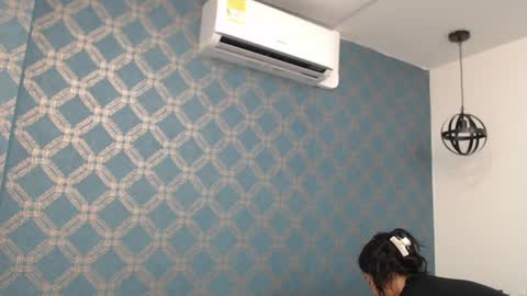 Snapshot of violeta_cute18 chatting on December 2024 01:21:01 AM Violeta online show from December 2024 01:21:01 AM