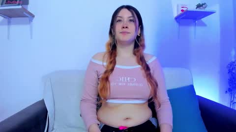 Snapshot of violeta_cutee chatting on February 2026 02:02:02 PM Violeta online show from February 2026 02:02:02 PM