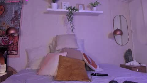 Violeta  online show from February 2026 12:32:01 PM