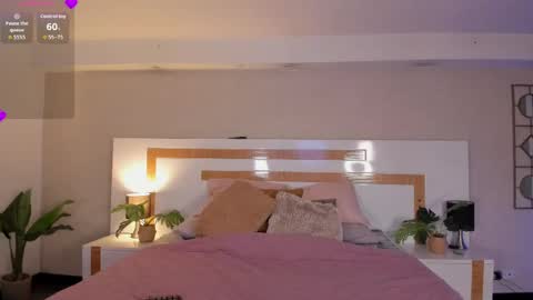 Snapshot of violeta_dh chatting on May 2026 11:28:01 AM Violeta online show from May 2026 11:28:01 AM