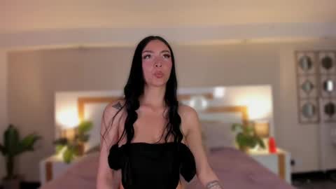 Snapshot of violeta_dh chatting on May 2026 11:29:02 AM Violeta online show from May 2026 11:29:02 AM