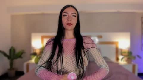 Snapshot of violeta_dh chatting on May 2026 12:02:02 PM Violeta online show from May 2026 12:02:02 PM