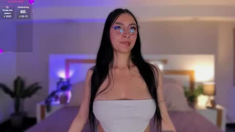 Snapshot of violeta_dh chatting on June 2026 11:09:02 AM Violeta online show from June 2026 11:09:02 AM
