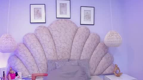 violeta_medina online show from December 2025 01:00:01 AM
