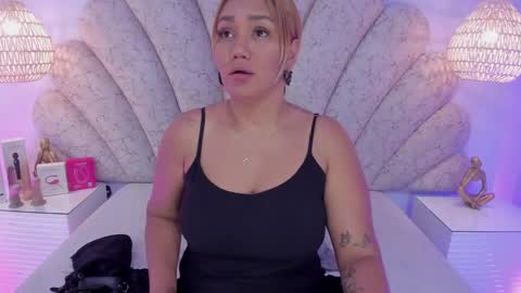 violeta_medina online show from December 2025 01:44:01 AM