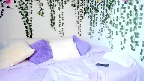 Snapshot of violeta_milleer chatting on February 2025 05:30:01 PM Violeta online show from February 2025 05:30:01 PM