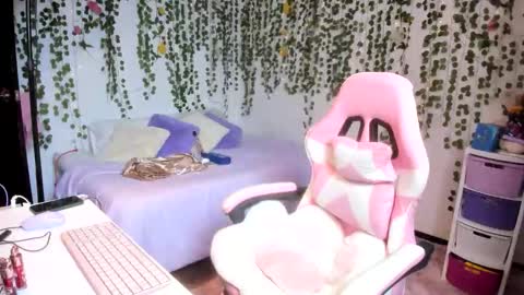 Violeta online show from November 2025 05:06:01 PM