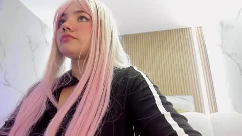 IG violeta sub online show from September 2025 01:01:01 PM