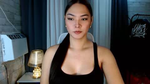 Snapshot of violetasha chatting on October 2025 01:28:02 AM violet online show from October 2025 01:28:02 AM