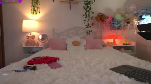 Snapshot of violeth___ chatting on June 2026 10:04:01 AM violeth___ online show from June 2026 10:04:01 AM