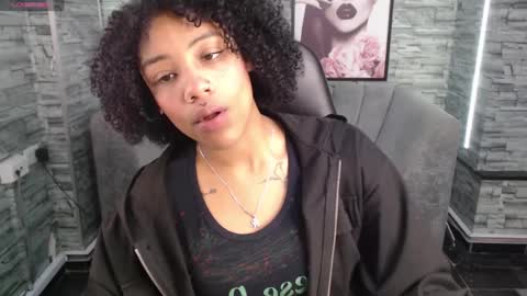 violeth_b online show from September 2025 12:49:01 PM