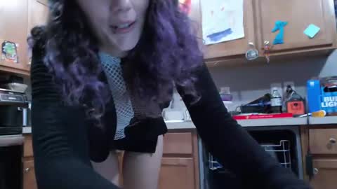 Snapshot of violethooper chatting on January 2025 03:27:01 PM Violet Hooper online show from January 2025 03:27:01 PM