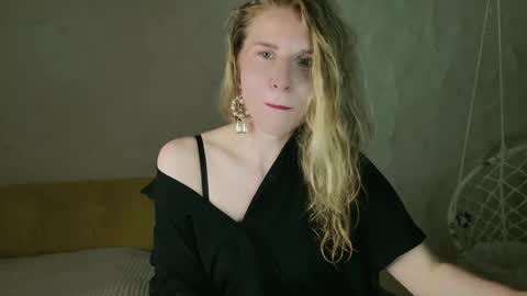 Snapshot of violetplath chatting on June 2026 10:13:02 PM Violet next stream December 6 online show from June 2026 10:13:02 PM