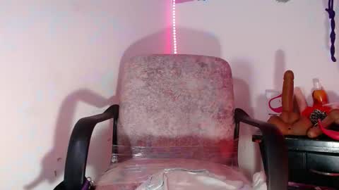 Snapshot of violett_ass chatting on October 2025 10:52:02 PM Samantha y jhons online show from October 2025 10:52:02 PM