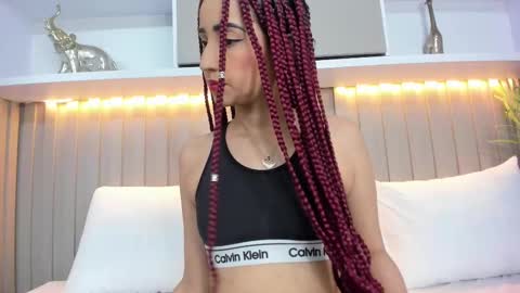 Snapshot of violett_rabbit_ chatting on September 2025 08:12:02 PM Violett online show from September 2025 08:12:02 PM