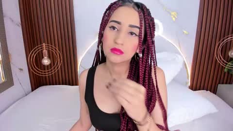 Snapshot of violett_rabbit_ chatting on October 2025 12:03:01 PM Violett online show from October 2025 12:03:01 PM