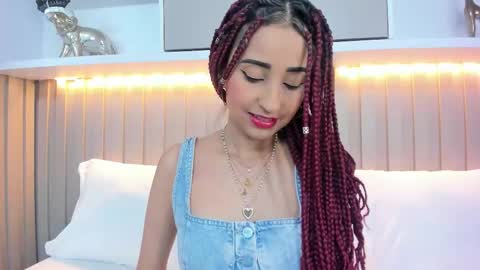 Snapshot of violett_rabbit_ chatting on October 2025 08:09:02 PM Violett online show from October 2025 08:09:02 PM