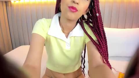 Snapshot of violett_rabbit_ chatting on October 2025 08:43:02 PM Violett online show from October 2025 08:43:02 PM